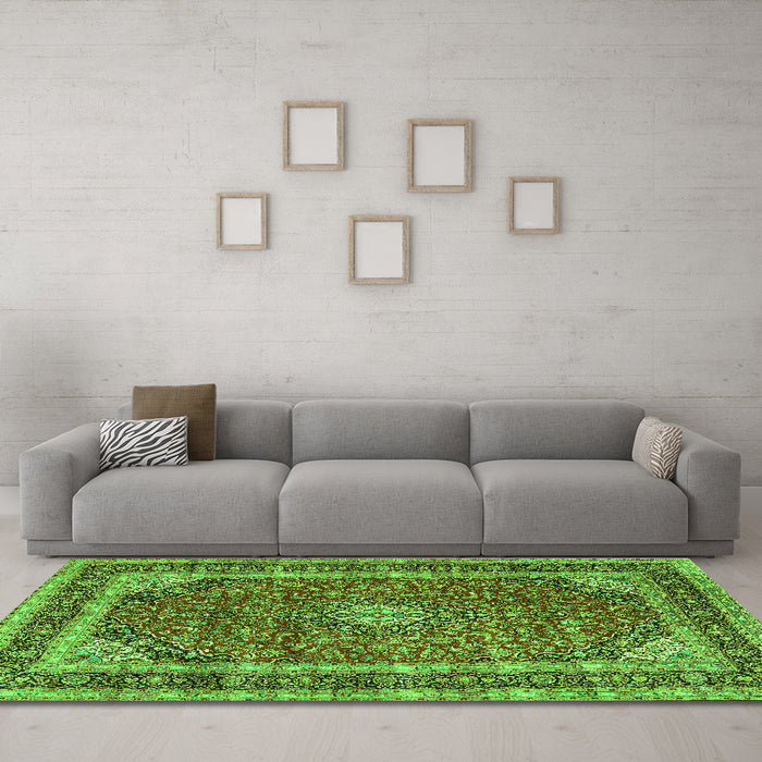 Machine Washable Medallion Green Traditional Area Rugs in a Living Room,, wshtr3326grn