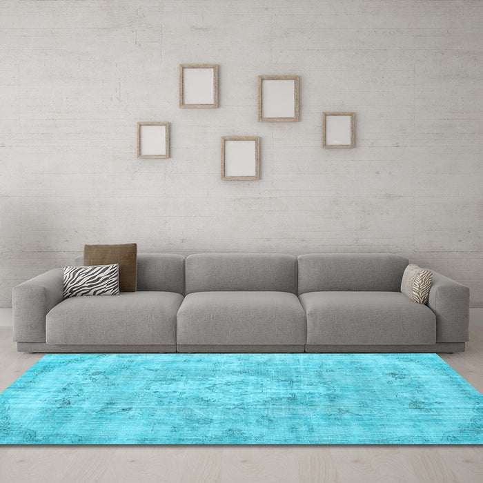 Machine Washable Persian Light Blue Traditional Rug in a Living Room, wshtr3328lblu