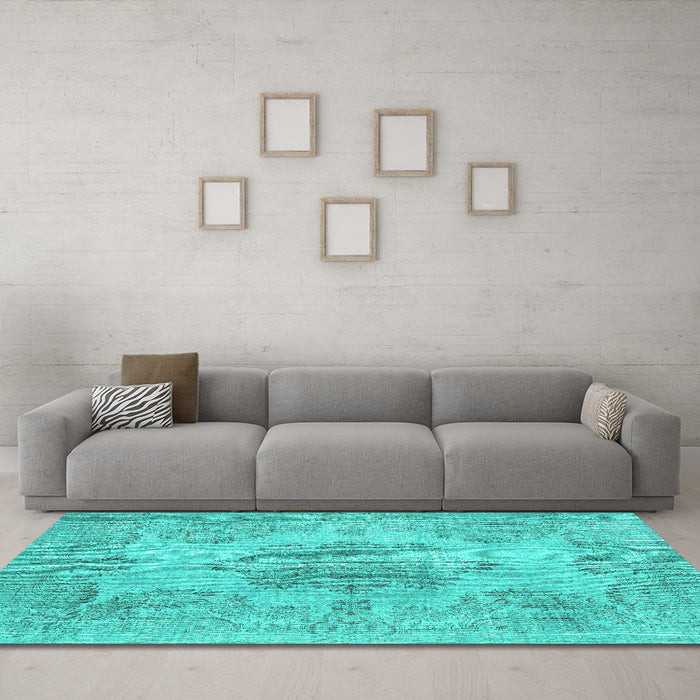 Machine Washable Persian Turquoise Traditional Area Rugs in a Living Room,, wshtr3329turq