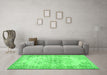 Machine Washable Persian Green Traditional Area Rugs in a Living Room,, wshtr3333grn