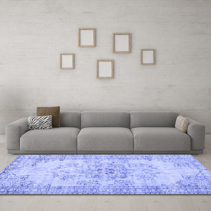 Machine Washable Persian Blue Traditional Rug in a Living Room, wshtr3333blu