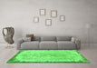 Machine Washable Persian Green Traditional Area Rugs in a Living Room,, wshtr3334grn