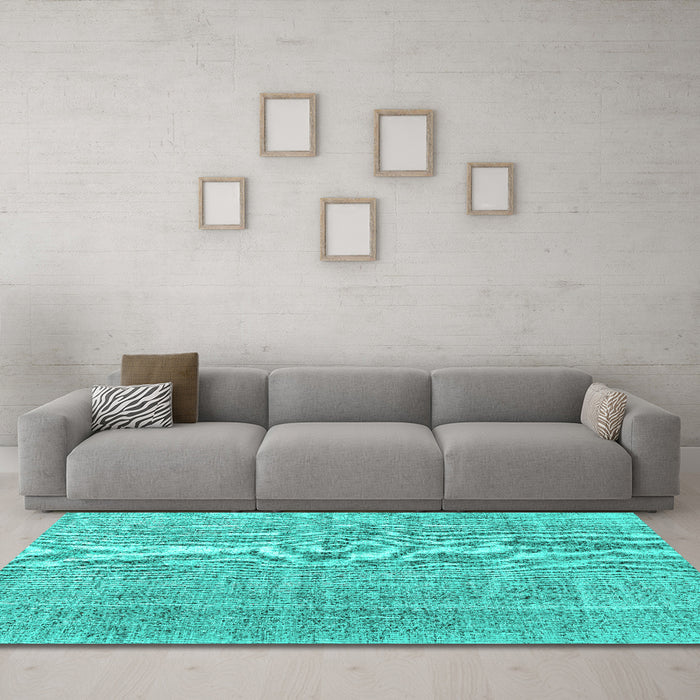 Machine Washable Persian Turquoise Traditional Area Rugs in a Living Room,, wshtr3336turq