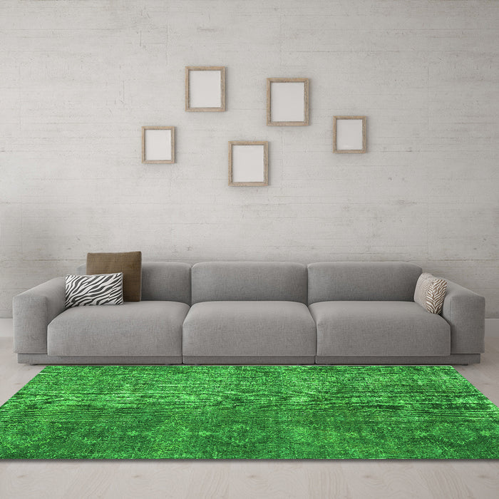Machine Washable Persian Green Traditional Area Rugs in a Living Room,, wshtr3339grn