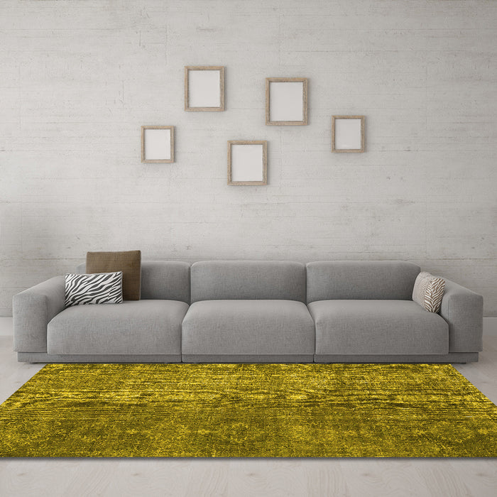 Machine Washable Persian Yellow Traditional Rug in a Living Room, wshtr3339yw