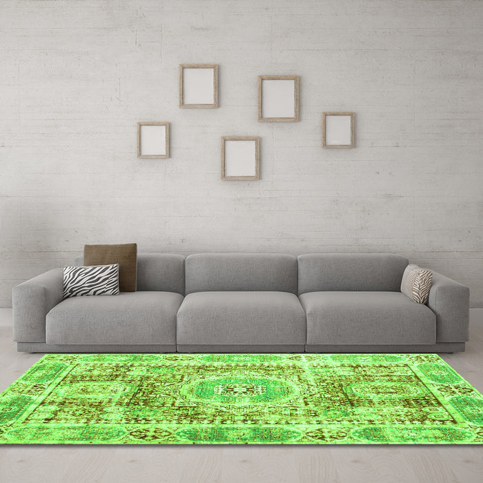 Machine Washable Persian Green Traditional Area Rugs in a Living Room,, wshtr333grn