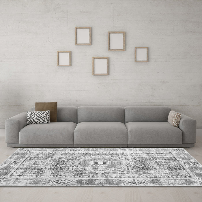 Machine Washable Persian Gray Traditional Rug in a Living Room,, wshtr333gry