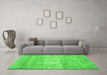 Machine Washable Persian Green Traditional Area Rugs in a Living Room,, wshtr3341grn