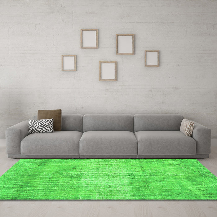 Machine Washable Persian Green Traditional Area Rugs in a Living Room,, wshtr3341grn