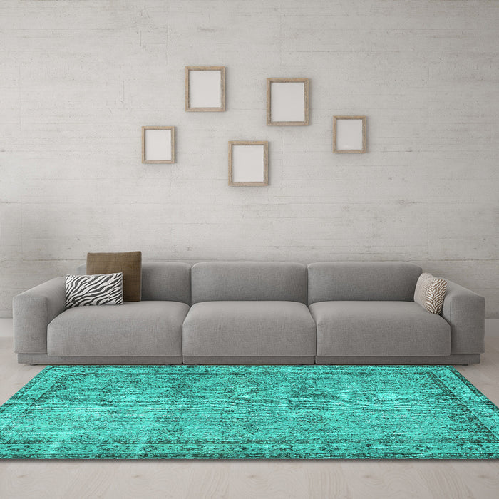 Machine Washable Persian Turquoise Traditional Area Rugs in a Living Room,, wshtr3342turq