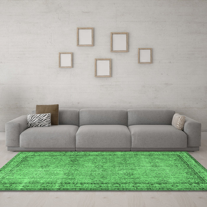 Machine Washable Persian Emerald Green Traditional Area Rugs in a Living Room,, wshtr3342emgrn