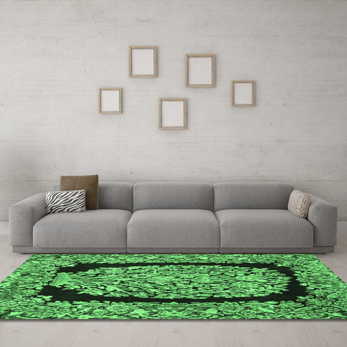 Machine Washable Persian Emerald Green Traditional Area Rugs in a Living Room,, wshtr3348emgrn