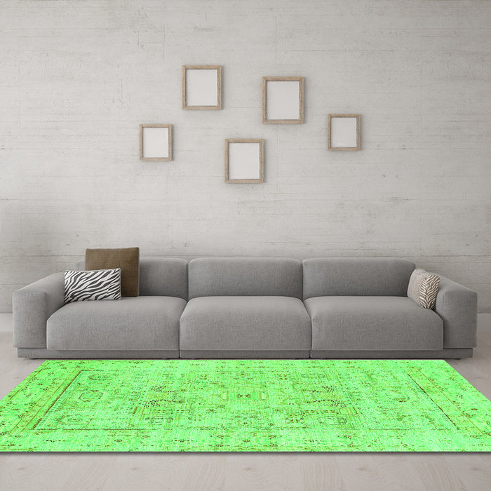 Machine Washable Persian Green Traditional Area Rugs in a Living Room,, wshtr334grn