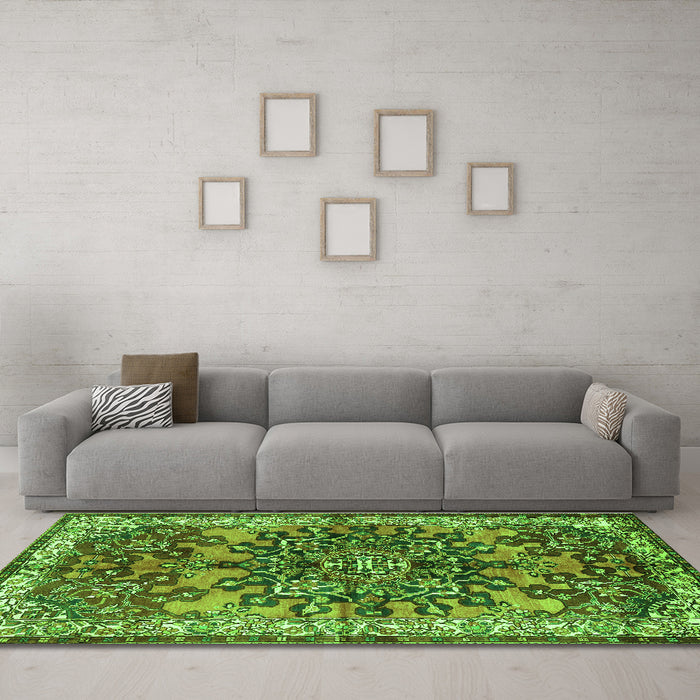 Machine Washable Medallion Green Traditional Area Rugs in a Living Room,, wshtr3353grn