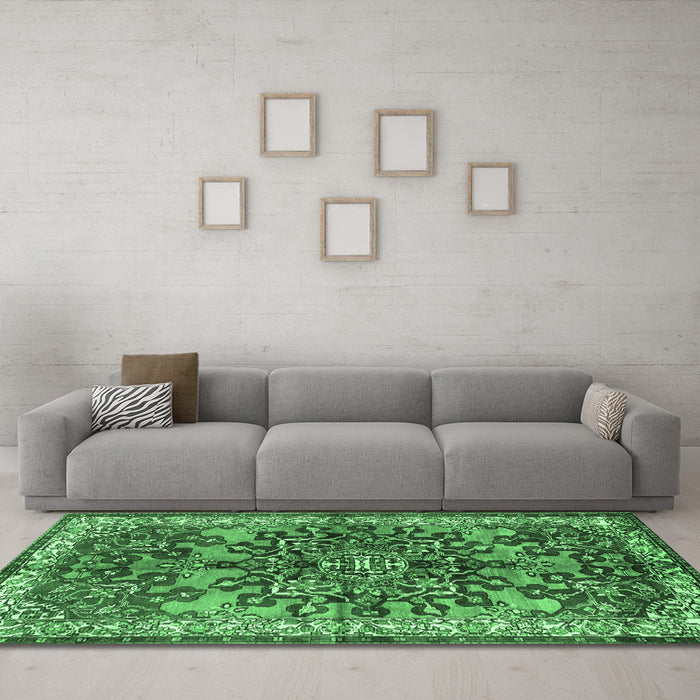 Machine Washable Medallion Emerald Green Traditional Area Rugs in a Living Room,, wshtr3353emgrn