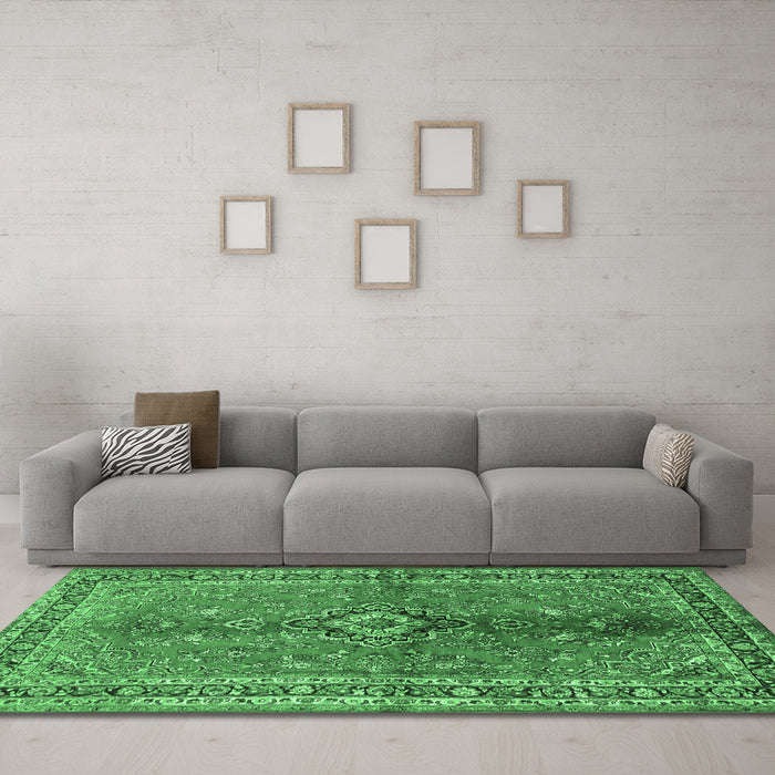 Machine Washable Medallion Emerald Green Traditional Area Rugs in a Living Room,, wshtr3355emgrn
