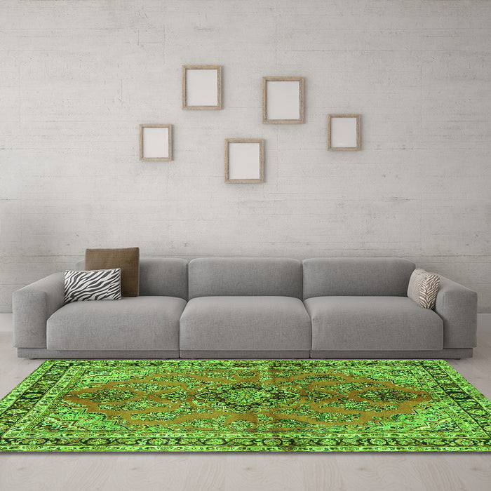 Machine Washable Medallion Green Traditional Area Rugs in a Living Room,, wshtr3357grn