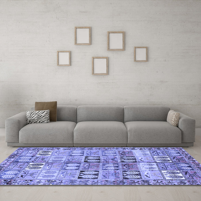 Machine Washable Persian Blue Traditional Rug in a Living Room, wshtr3358blu
