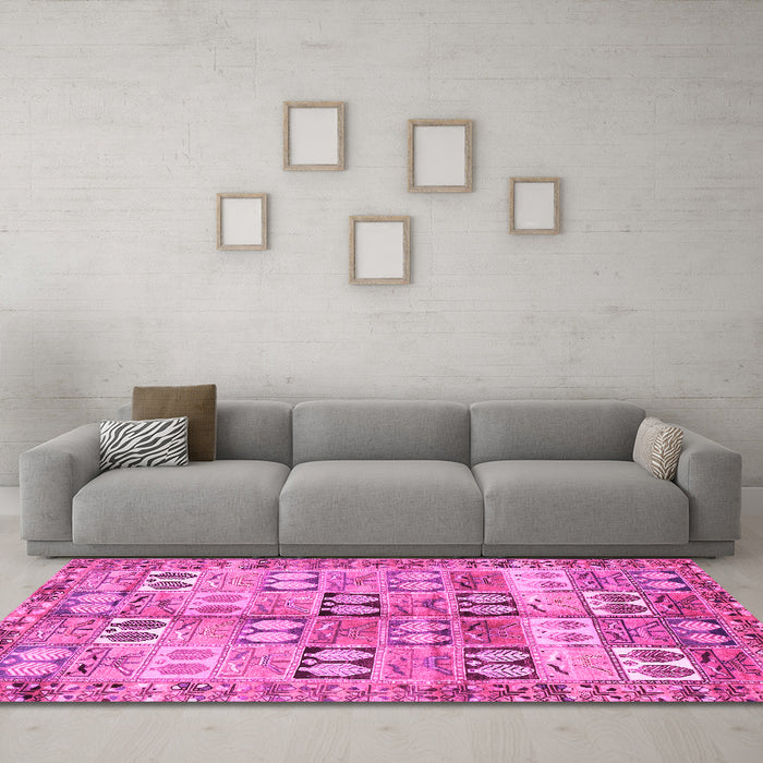 Machine Washable Persian Pink Traditional Rug in a Living Room, wshtr3358pnk