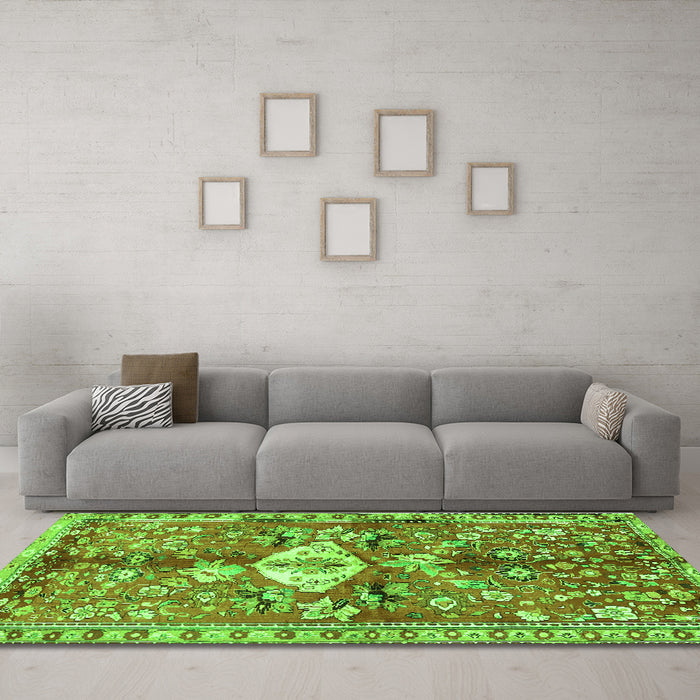 Machine Washable Animal Green Traditional Area Rugs in a Living Room,, wshtr3359grn