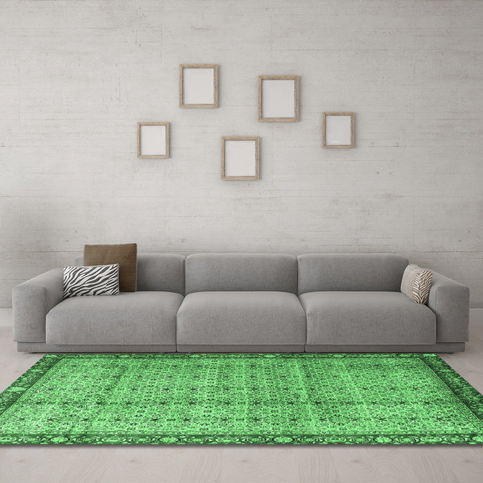Machine Washable Persian Emerald Green Traditional Area Rugs in a Living Room,, wshtr3360emgrn