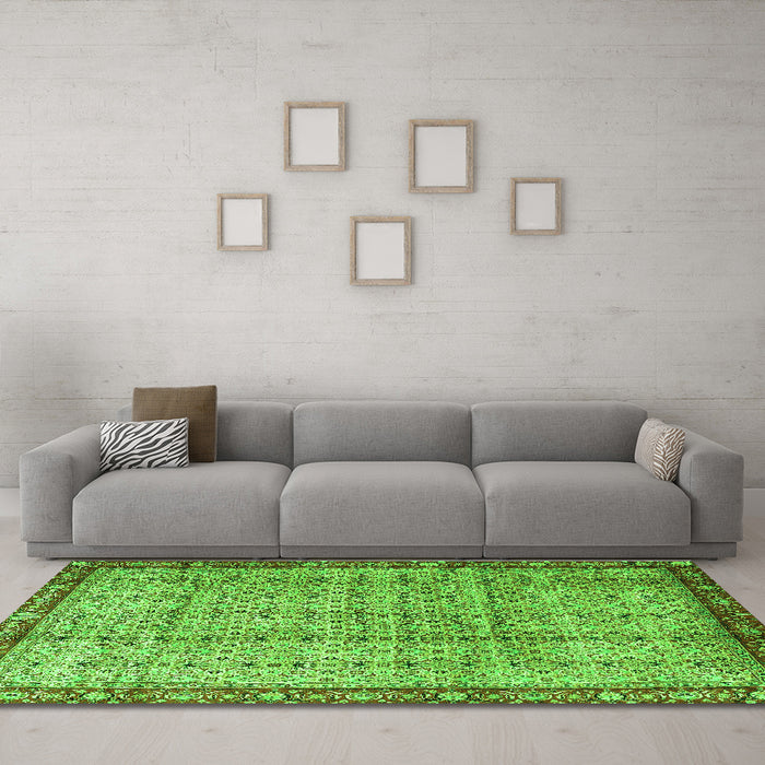 Machine Washable Persian Green Traditional Area Rugs in a Living Room,, wshtr3360grn