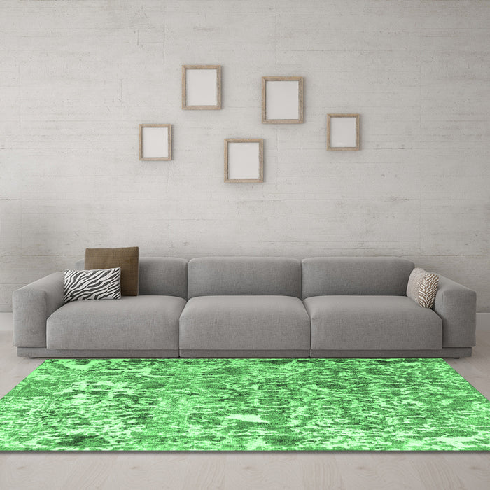 Machine Washable Persian Emerald Green Traditional Area Rugs in a Living Room,, wshtr3363emgrn