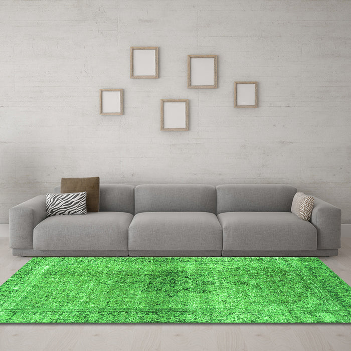 Machine Washable Persian Green Traditional Area Rugs in a Living Room,, wshtr3364grn