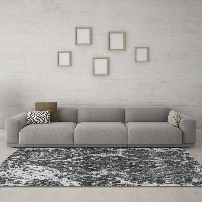 Machine Washable Persian Gray Traditional Rug in a Living Room,, wshtr3366gry