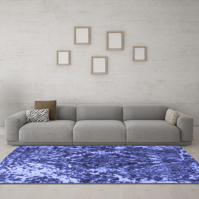 Machine Washable Persian Blue Traditional Rug in a Living Room, wshtr3366blu