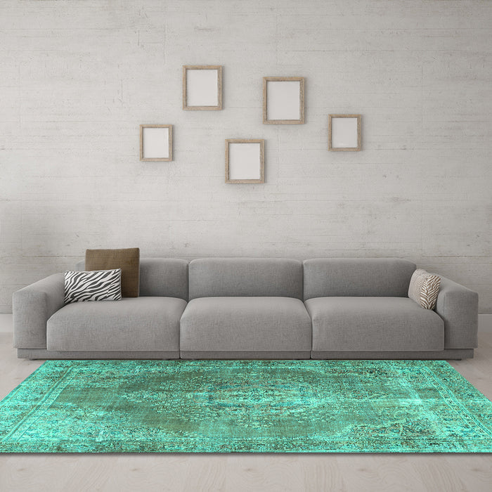 Machine Washable Persian Turquoise Traditional Area Rugs in a Living Room,, wshtr3373turq