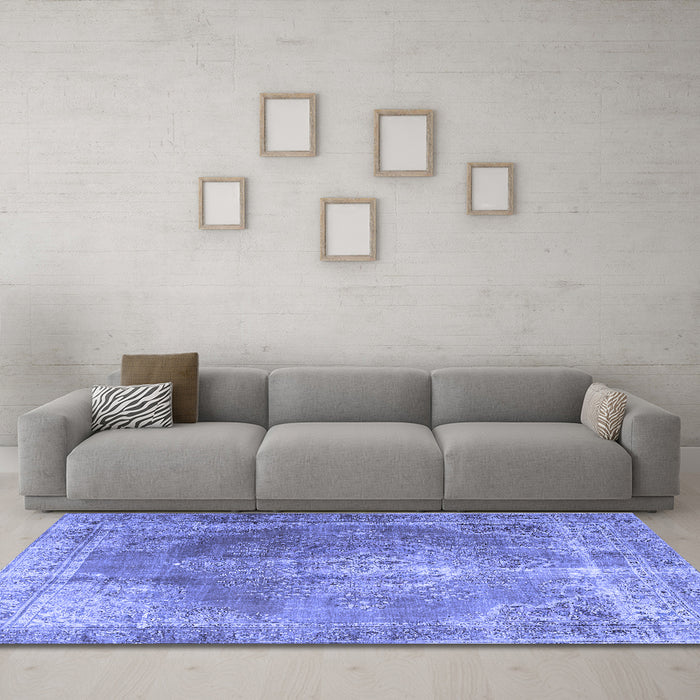 Machine Washable Persian Blue Traditional Rug in a Living Room, wshtr3373blu
