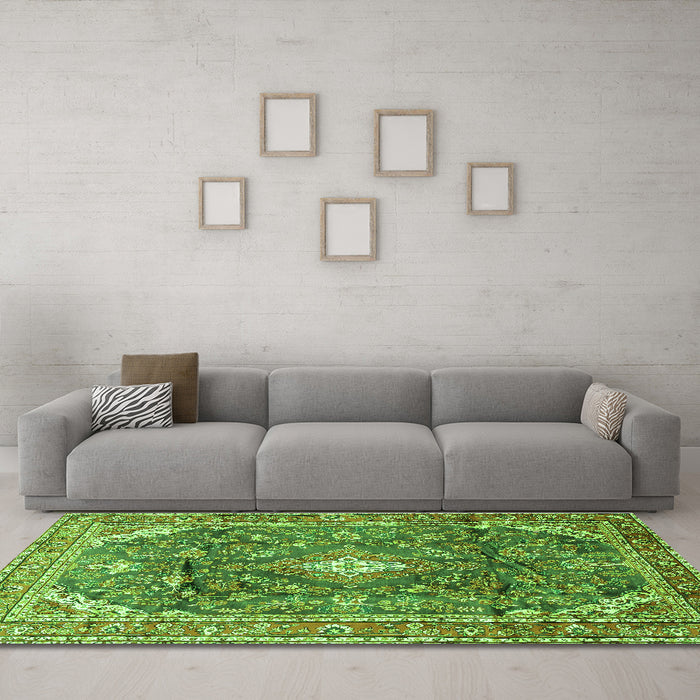 Machine Washable Persian Green Traditional Area Rugs in a Living Room,, wshtr3374grn