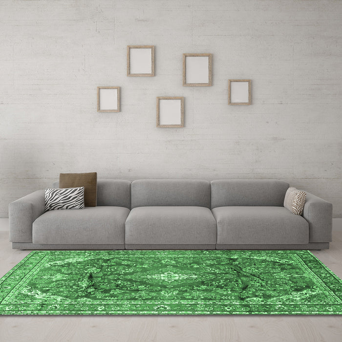 Machine Washable Persian Emerald Green Traditional Area Rugs in a Living Room,, wshtr3374emgrn