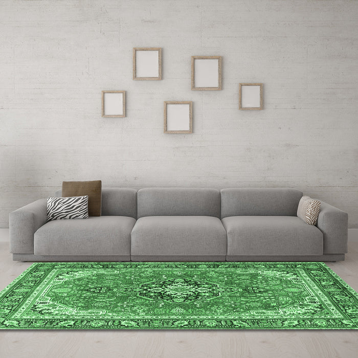 Machine Washable Persian Emerald Green Traditional Area Rugs in a Living Room,, wshtr3375emgrn