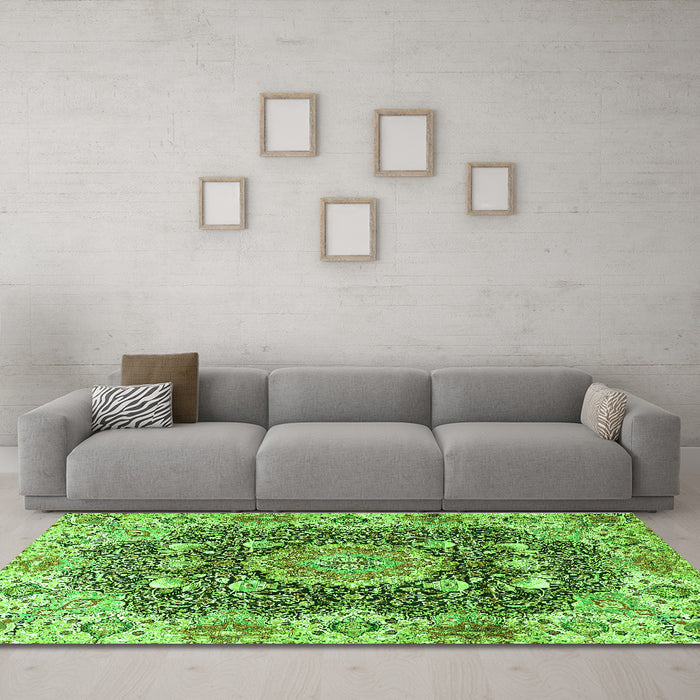 Machine Washable Persian Green Traditional Area Rugs in a Living Room,, wshtr3376grn