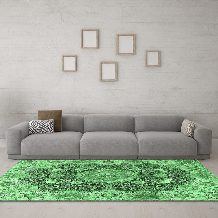 Machine Washable Persian Emerald Green Traditional Area Rugs in a Living Room,, wshtr3376emgrn