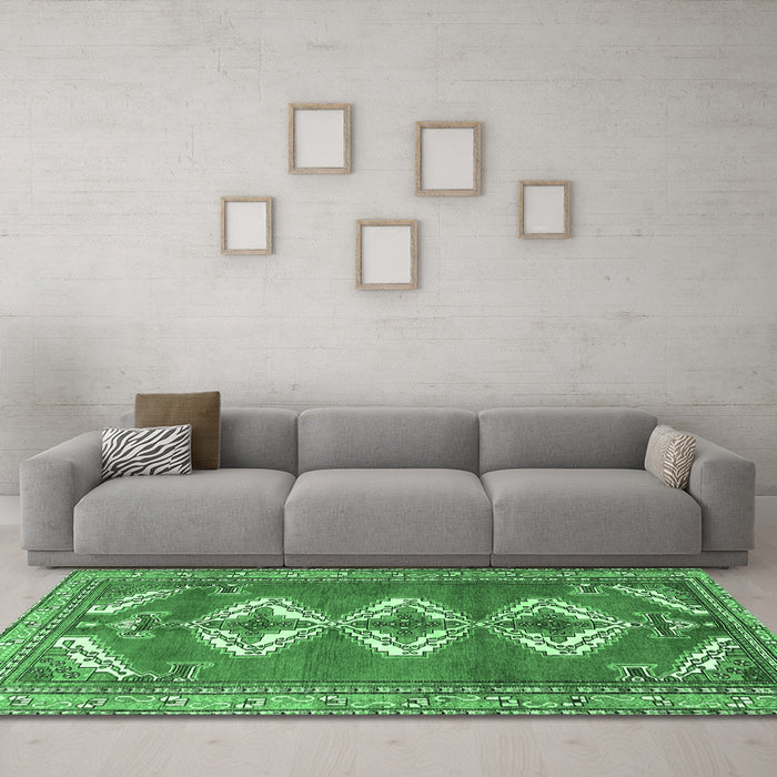 Machine Washable Persian Emerald Green Traditional Area Rugs in a Living Room,, wshtr3378emgrn