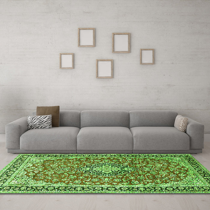 Machine Washable Medallion Green Traditional Area Rugs in a Living Room,, wshtr3379grn