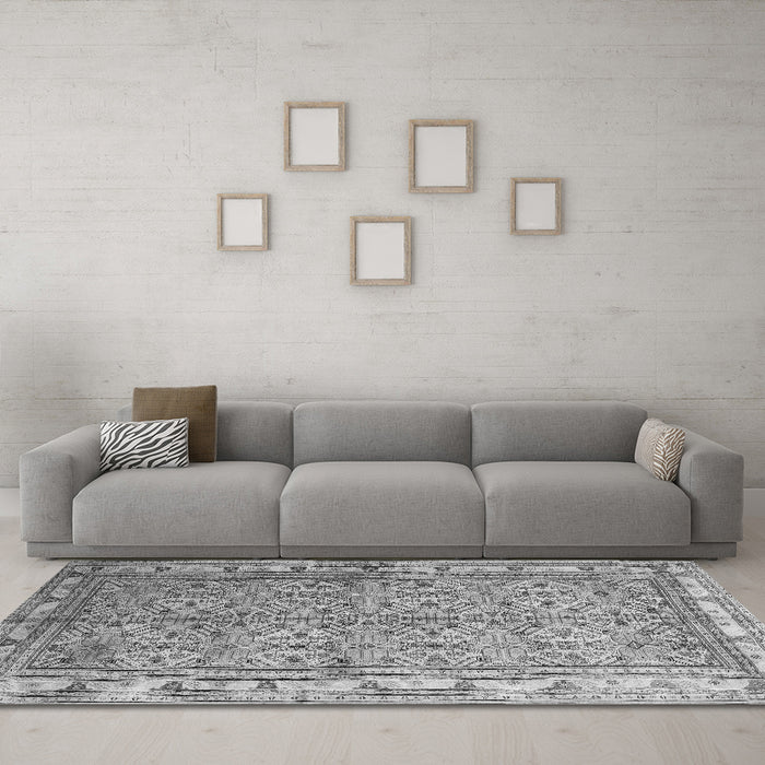 Machine Washable Persian Gray Traditional Rug in a Living Room,, wshtr337gry