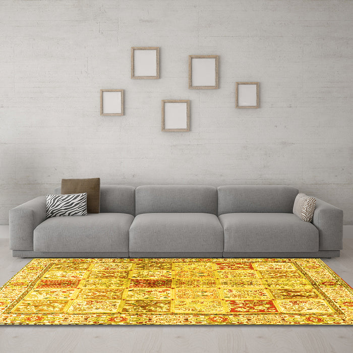 Machine Washable Persian Yellow Traditional Rug in a Living Room, wshtr3380yw