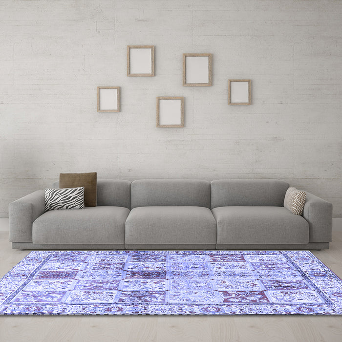 Machine Washable Persian Blue Traditional Rug in a Living Room, wshtr3380blu