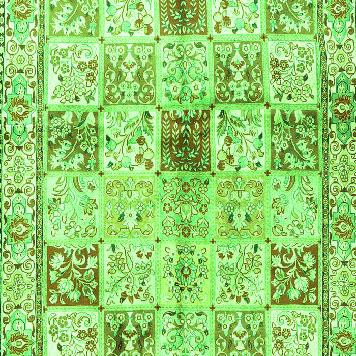 Serging Thickness of Machine Washable Persian Green Traditional Area Rugs, wshtr3380grn