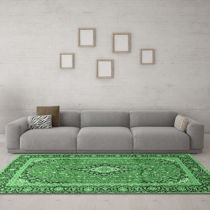 Machine Washable Medallion Emerald Green Traditional Area Rugs in a Living Room,, wshtr3381emgrn