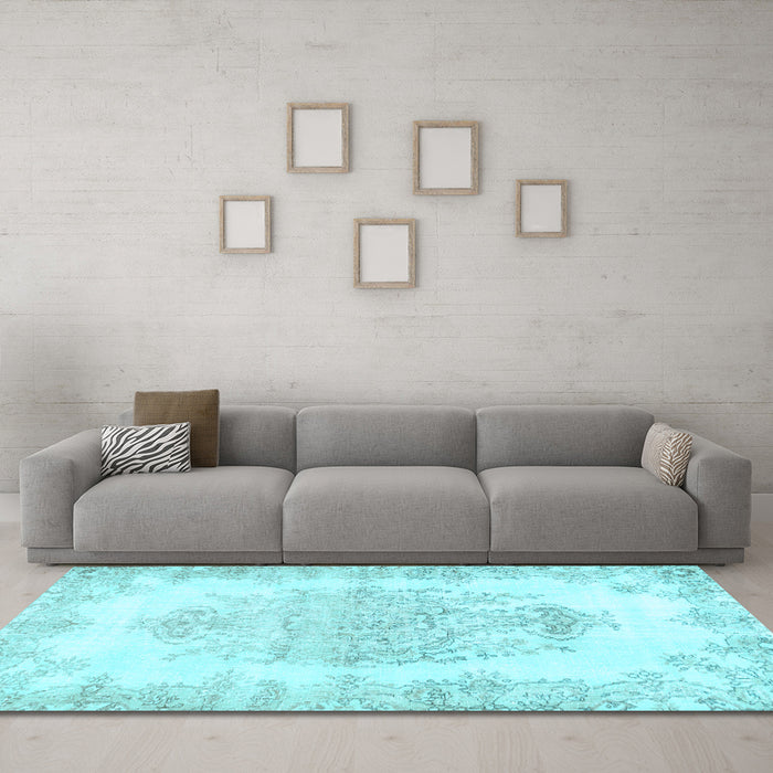 Machine Washable Persian Light Blue Traditional Rug in a Living Room, wshtr338lblu