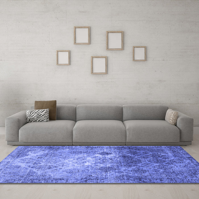 Machine Washable Persian Blue Traditional Rug in a Living Room, wshtr3390blu