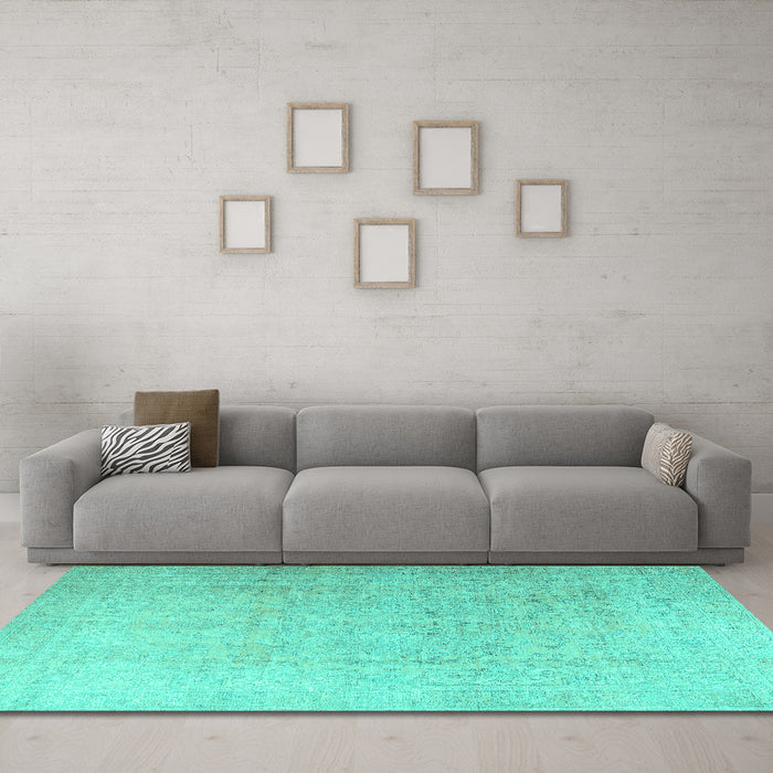 Machine Washable Persian Turquoise Traditional Area Rugs in a Living Room,, wshtr3392turq