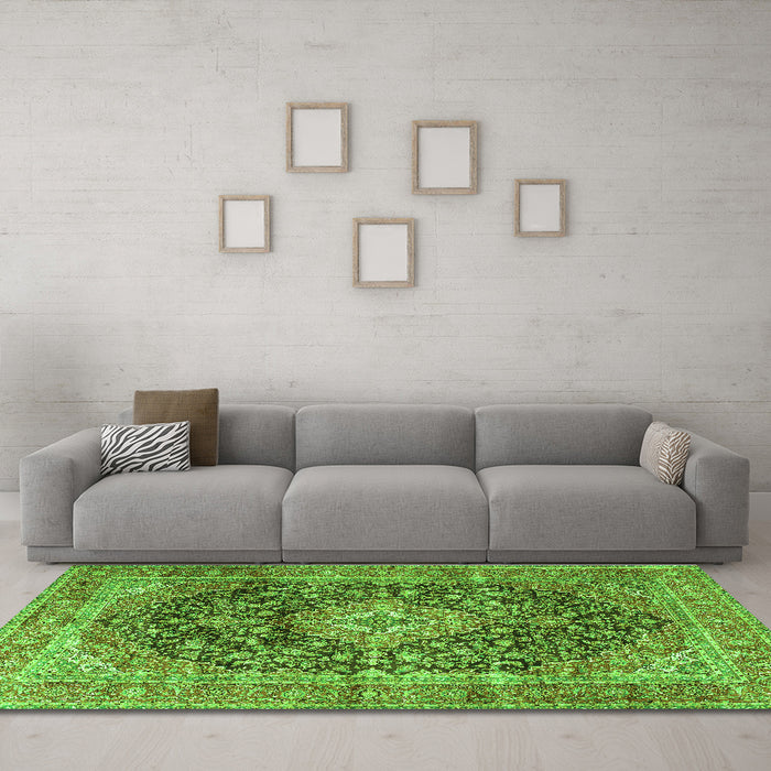 Machine Washable Medallion Green Traditional Area Rugs in a Living Room,, wshtr3394grn