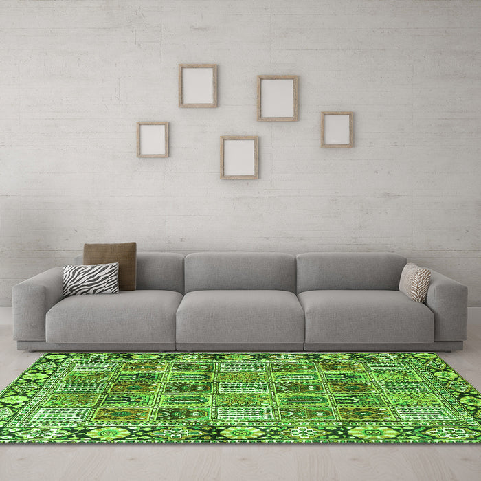 Machine Washable Persian Green Traditional Area Rugs in a Living Room,, wshtr3396grn