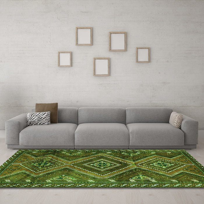 Machine Washable Persian Green Traditional Area Rugs in a Living Room,, wshtr3398grn